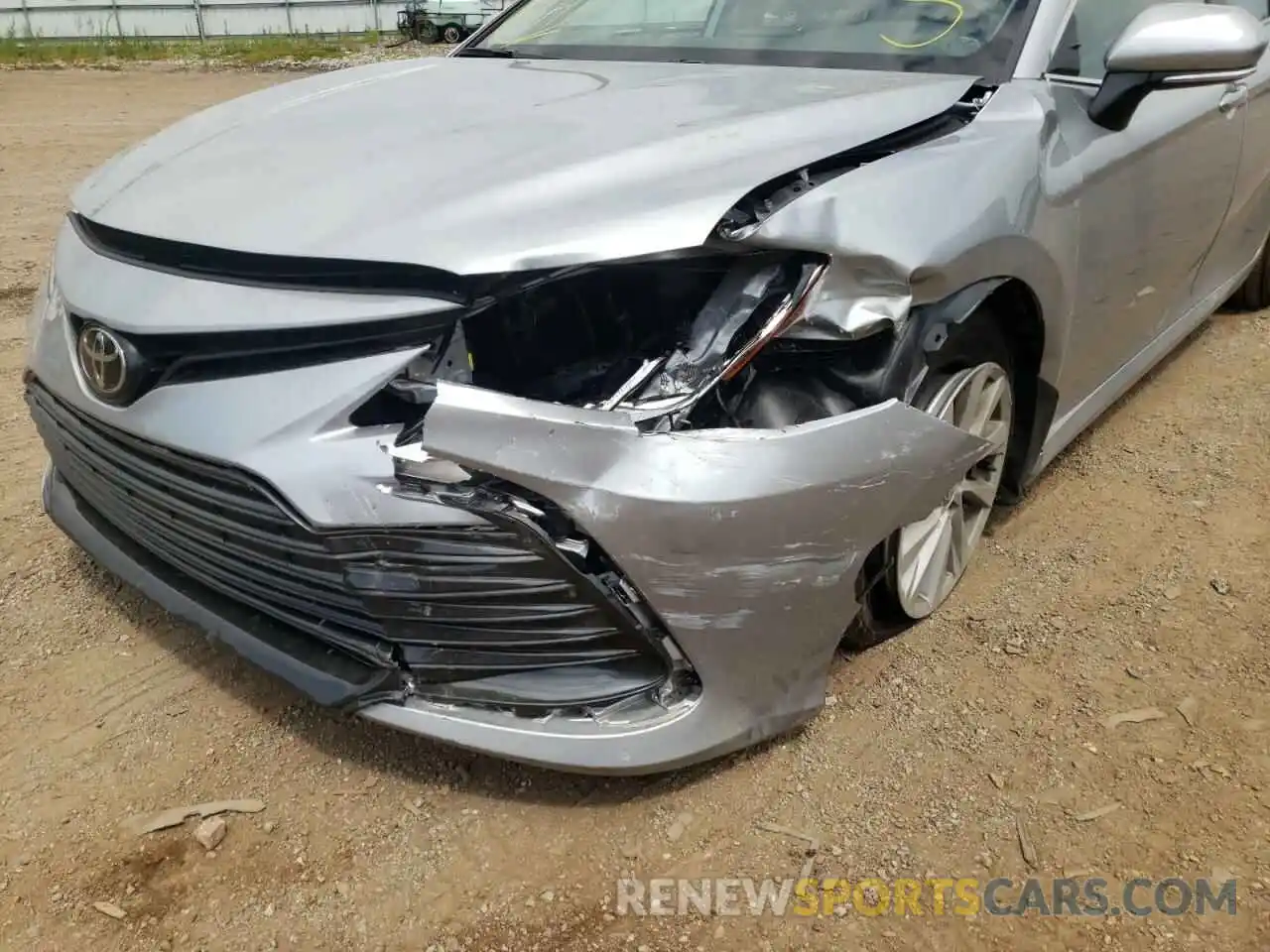 9 Photograph of a damaged car 4T1R11AK5NU686185 TOYOTA CAMRY 2022