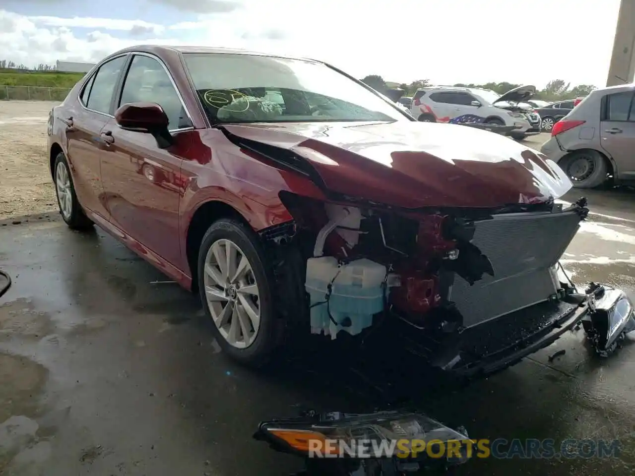 1 Photograph of a damaged car 4T1R11AK6NU633835 TOYOTA CAMRY 2022