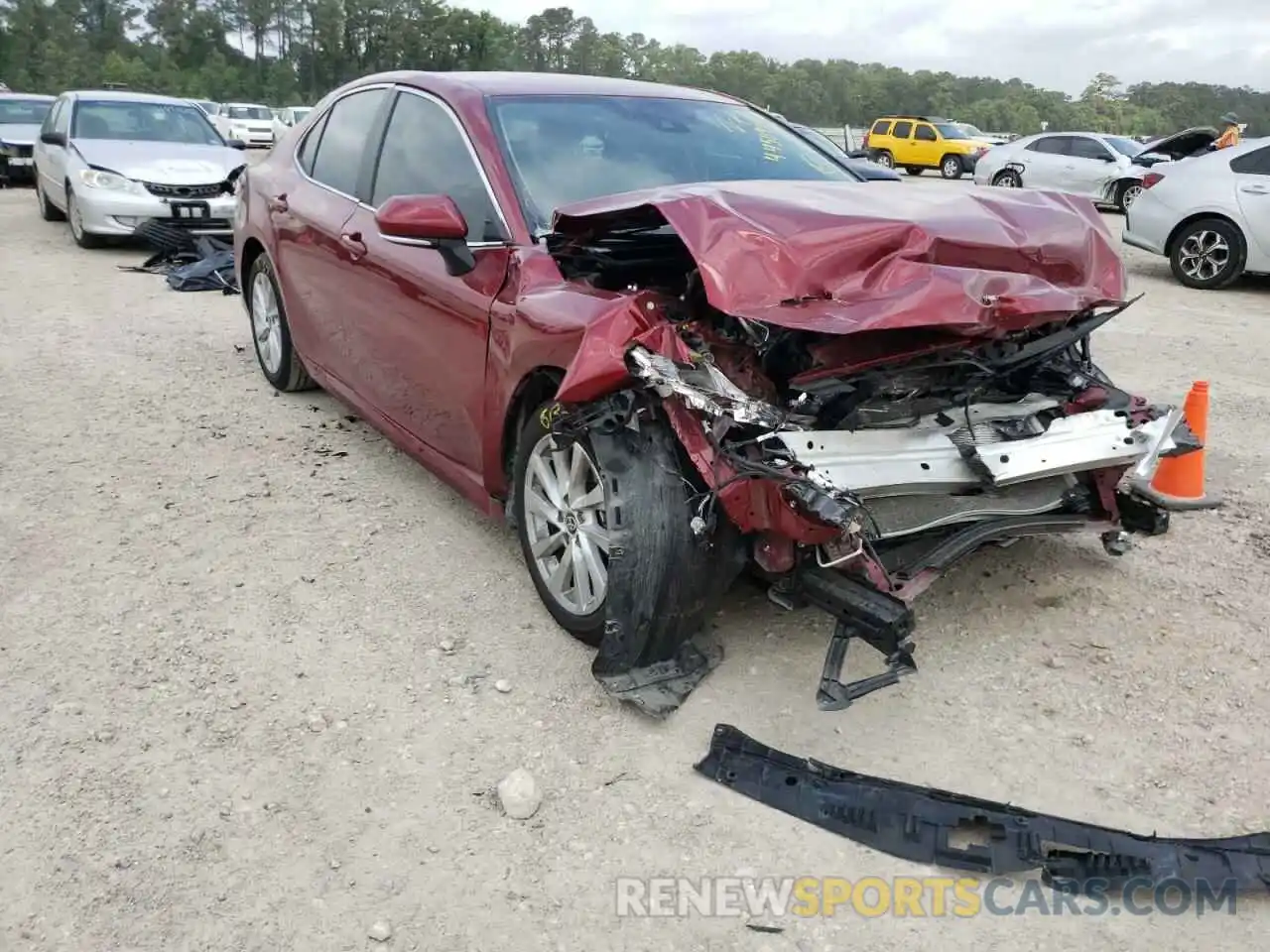 1 Photograph of a damaged car 4T1R11AK7NU626005 TOYOTA CAMRY 2022