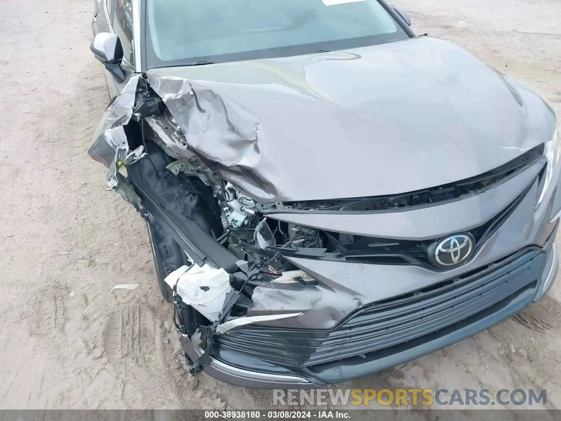 17 Photograph of a damaged car 4T1R11AKXNU671925 TOYOTA CAMRY 2022