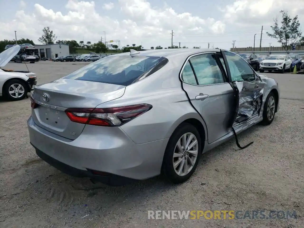 4 Photograph of a damaged car 4T1R11AKXNU677367 TOYOTA CAMRY 2022