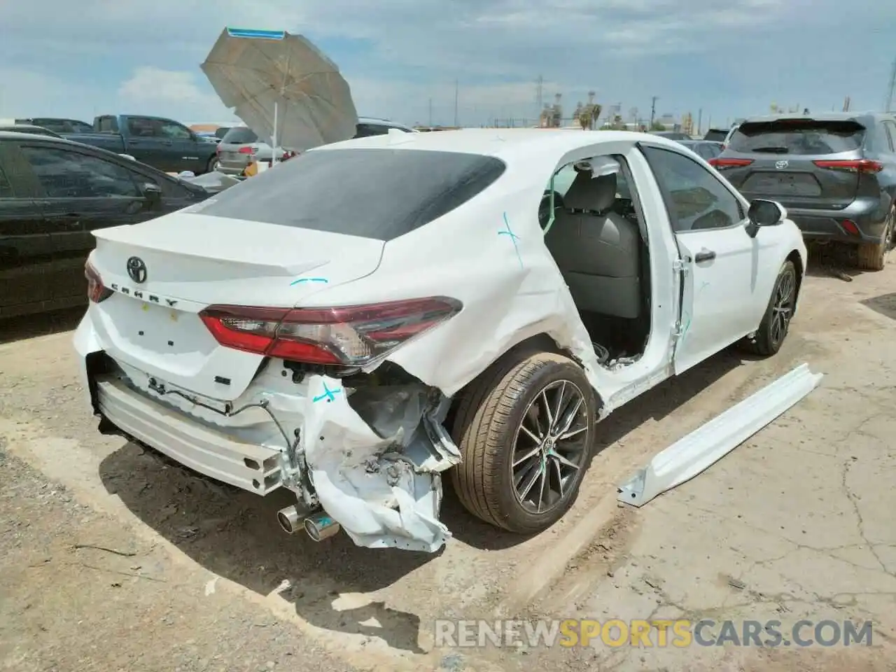 4 Photograph of a damaged car 4T1S11AK5NU685894 TOYOTA CAMRY 2022