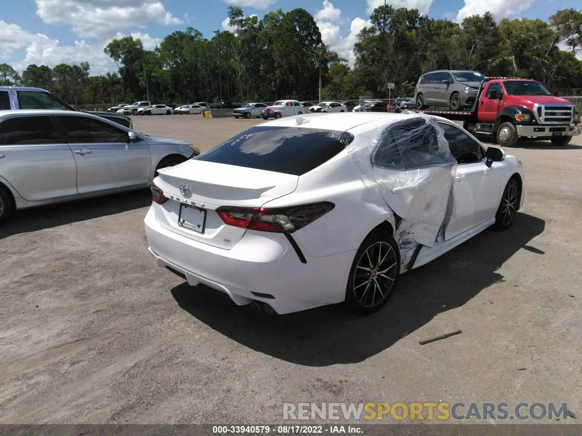 4 Photograph of a damaged car 4T1S11AK7NU055567 TOYOTA CAMRY 2022