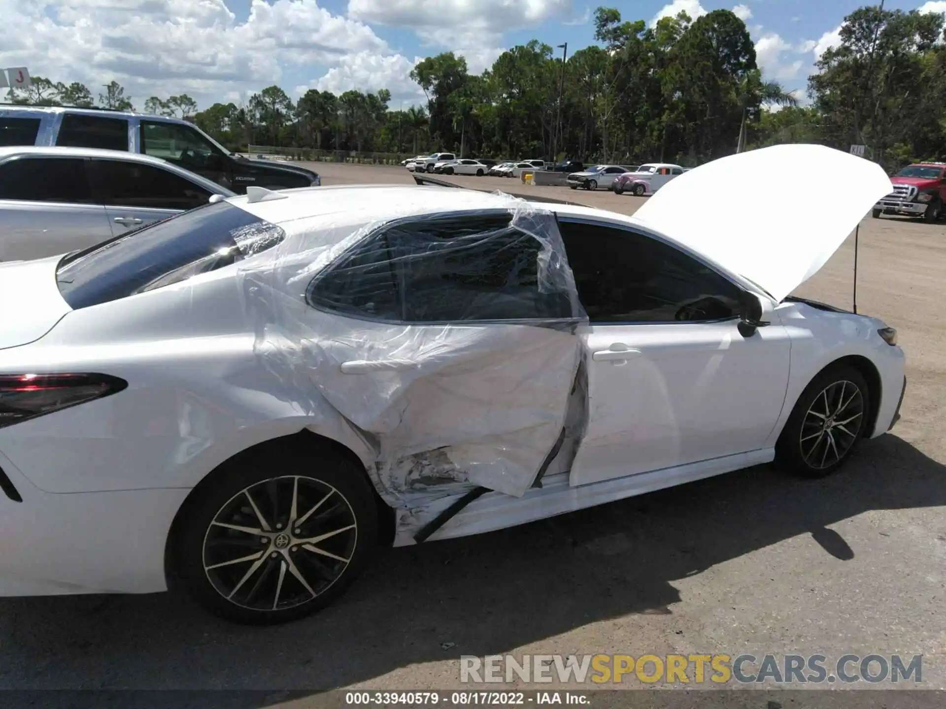 6 Photograph of a damaged car 4T1S11AK7NU055567 TOYOTA CAMRY 2022