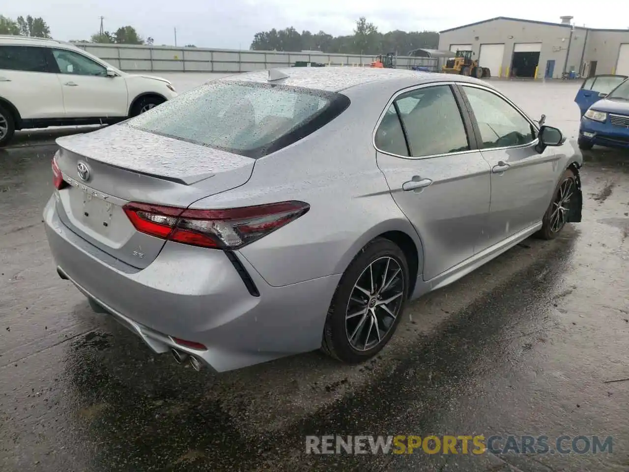 4 Photograph of a damaged car 4T1S11AKXNU666323 TOYOTA CAMRY 2022