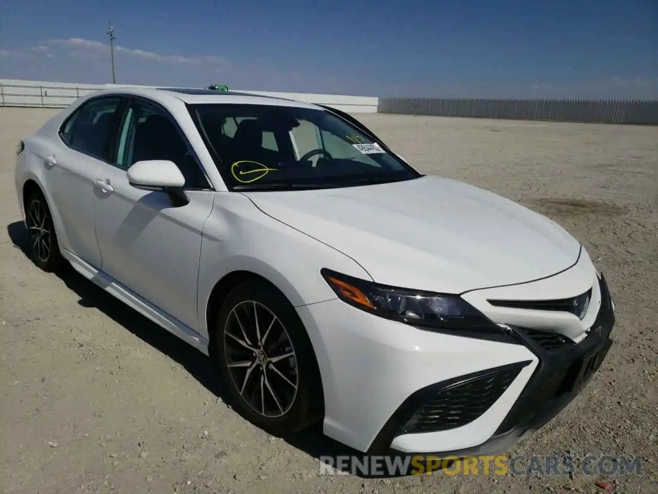 1 Photograph of a damaged car 4T1S31AK3NU585173 TOYOTA CAMRY 2022