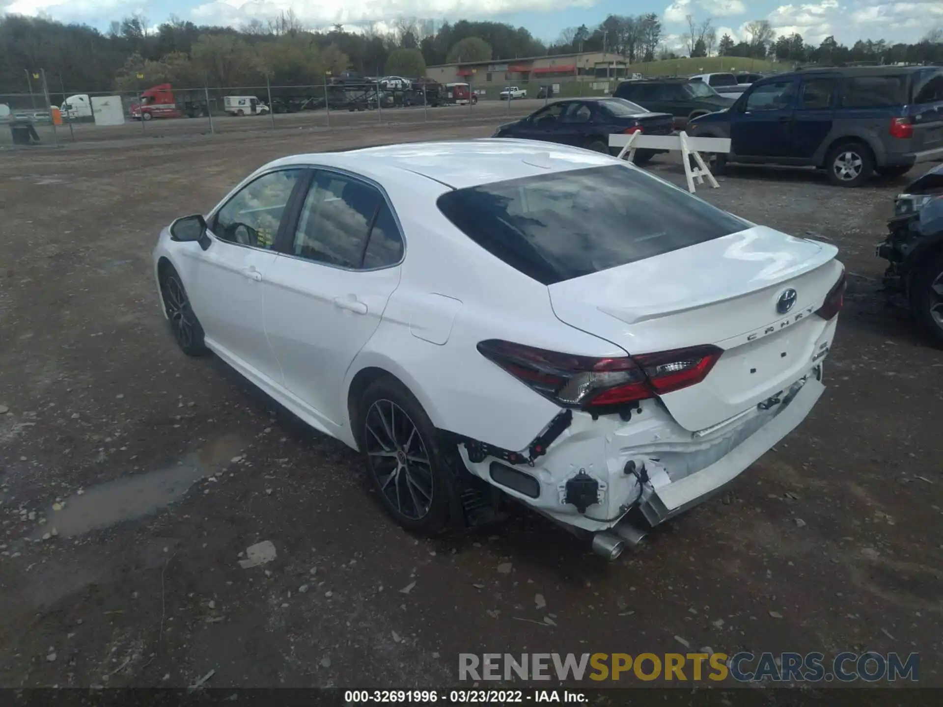 3 Photograph of a damaged car 4T1S31AKXNU579113 TOYOTA CAMRY 2022