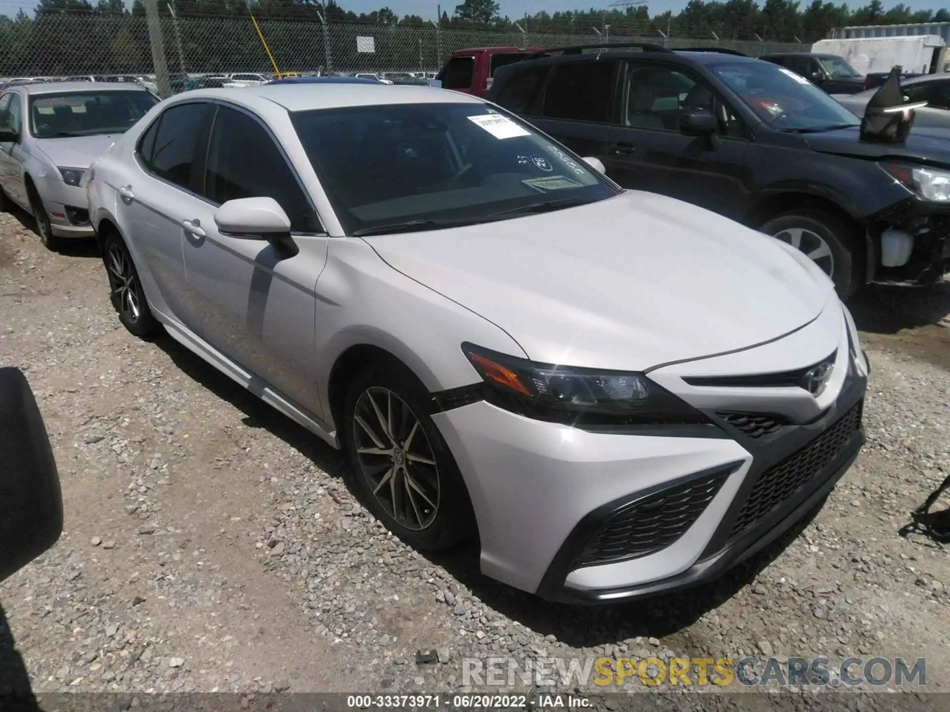 1 Photograph of a damaged car 4T1T11AK0NU002908 TOYOTA CAMRY 2022