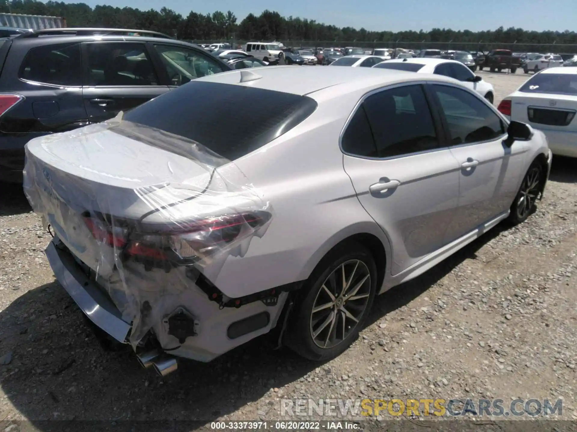 4 Photograph of a damaged car 4T1T11AK0NU002908 TOYOTA CAMRY 2022