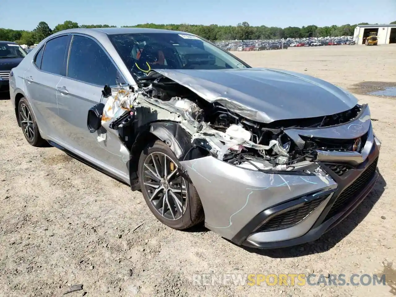 1 Photograph of a damaged car 4T1T11AK0NU016940 TOYOTA CAMRY 2022