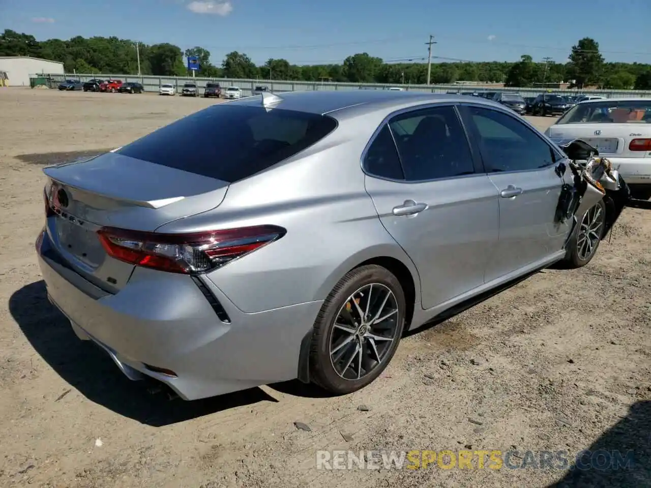 4 Photograph of a damaged car 4T1T11AK0NU016940 TOYOTA CAMRY 2022