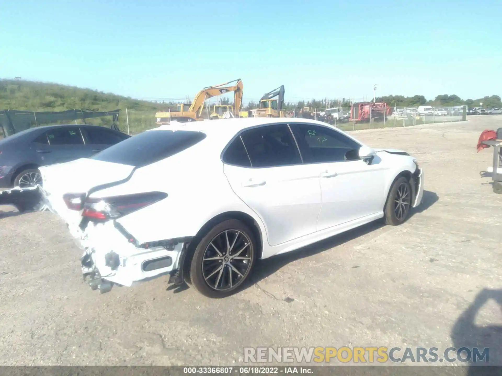 4 Photograph of a damaged car 4T1T11AK0NU037397 TOYOTA CAMRY 2022