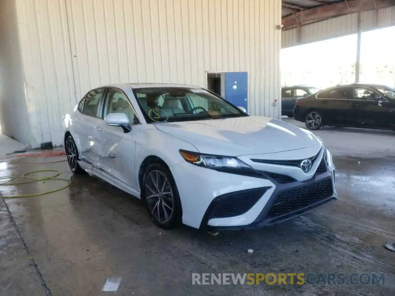 1 Photograph of a damaged car 4T1T11AK0NU498891 TOYOTA CAMRY 2022