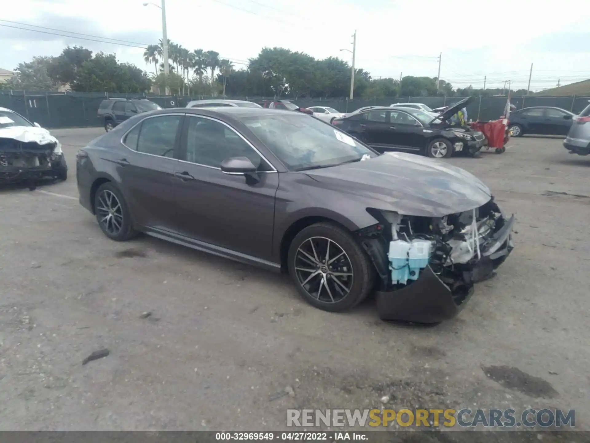 1 Photograph of a damaged car 4T1T11AK0NU637370 TOYOTA CAMRY 2022