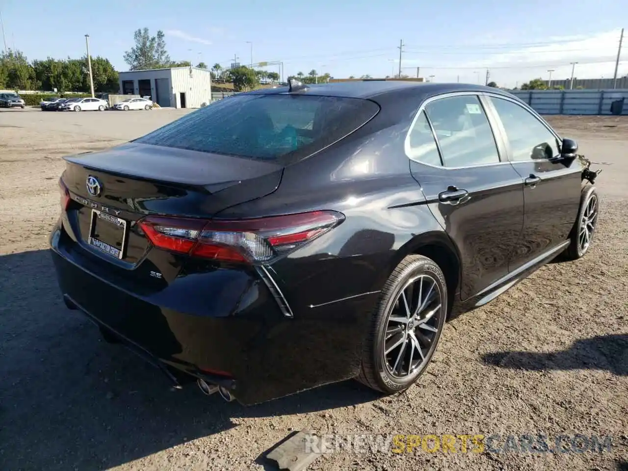 4 Photograph of a damaged car 4T1T11AK0NU637403 TOYOTA CAMRY 2022