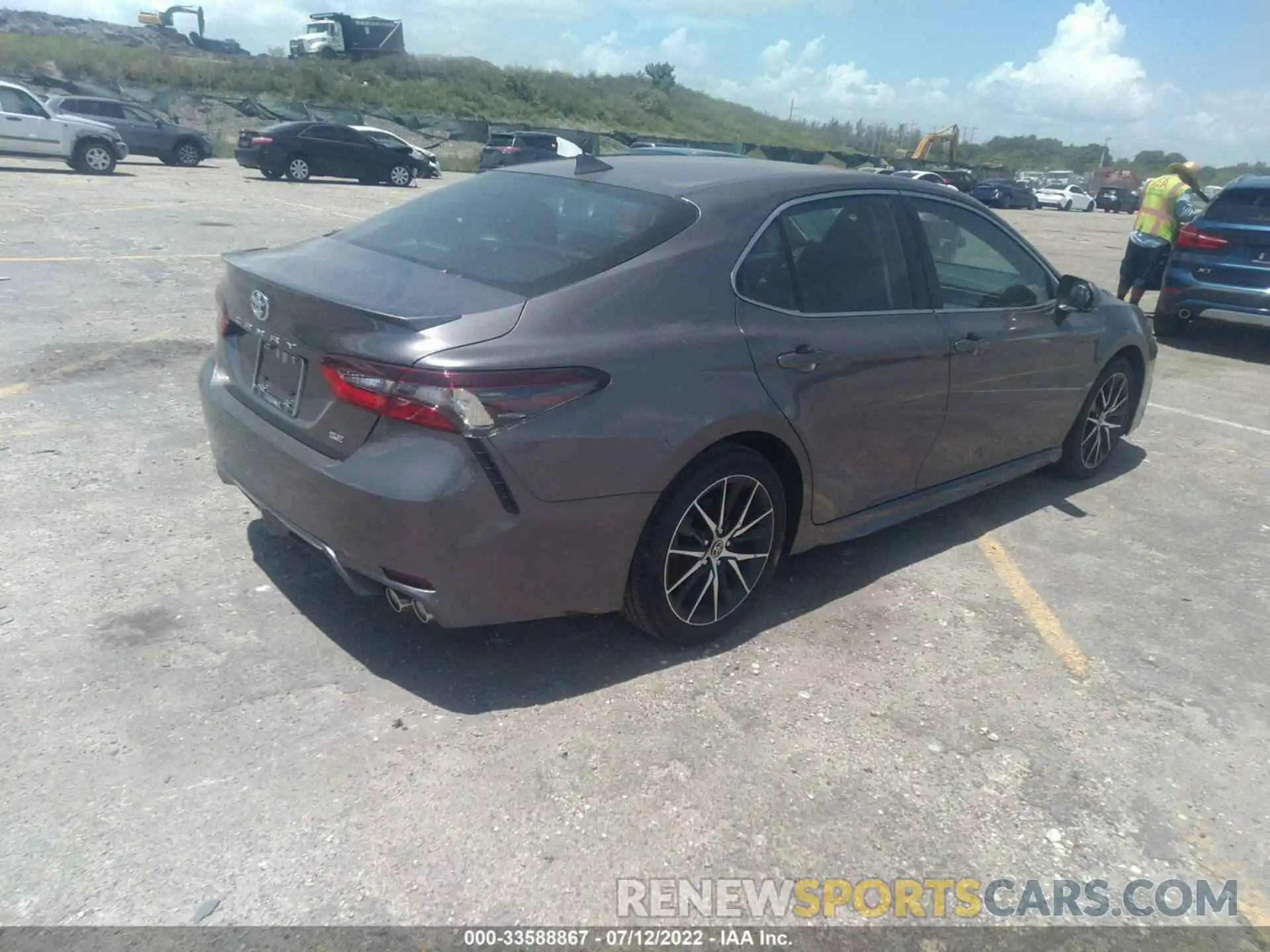 4 Photograph of a damaged car 4T1T11AK0NU638454 TOYOTA CAMRY 2022