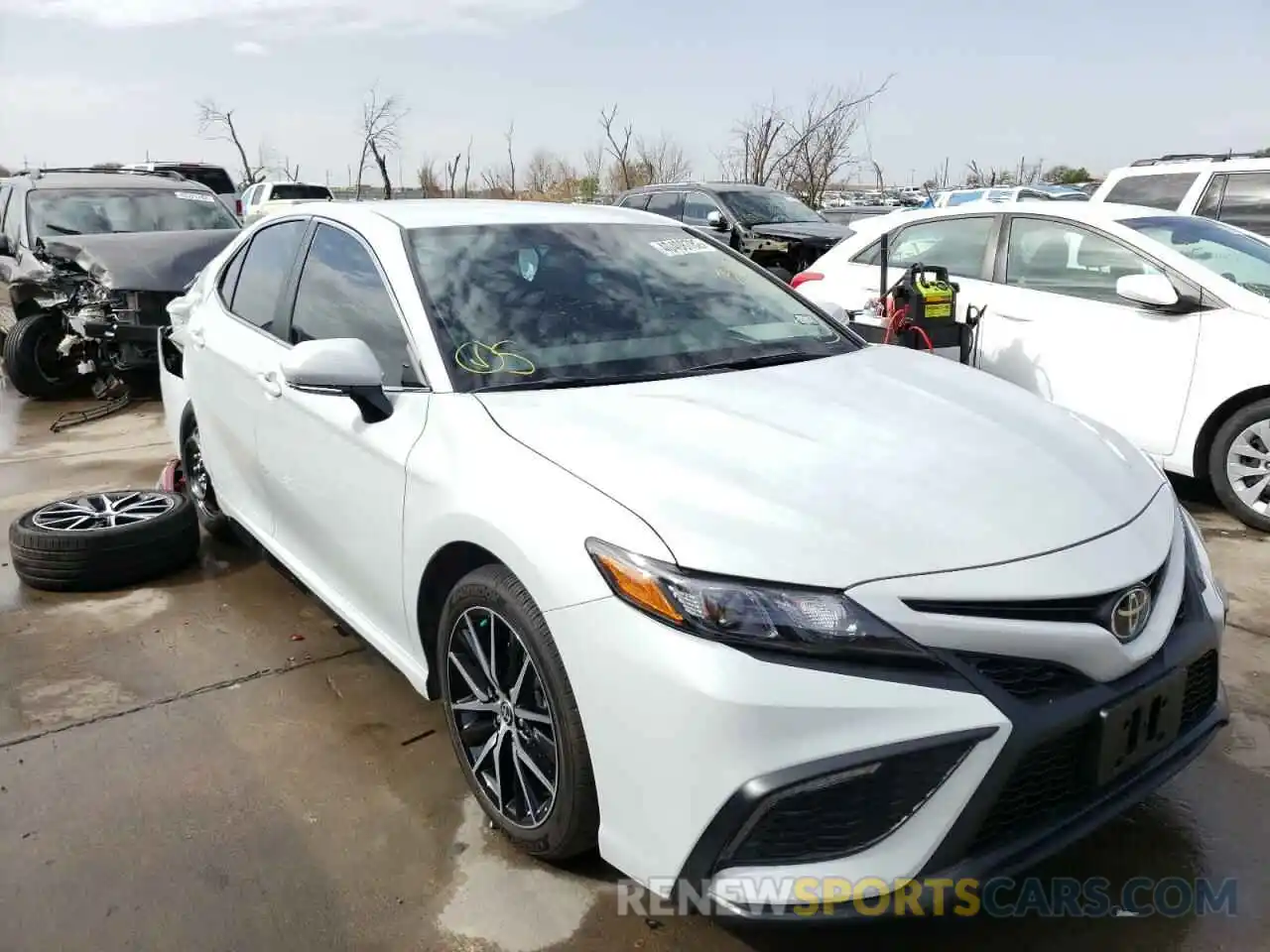 1 Photograph of a damaged car 4T1T11AK1NU014324 TOYOTA CAMRY 2022