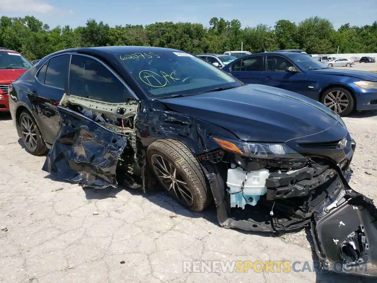 1 Photograph of a damaged car 4T1T11AK1NU620755 TOYOTA CAMRY 2022