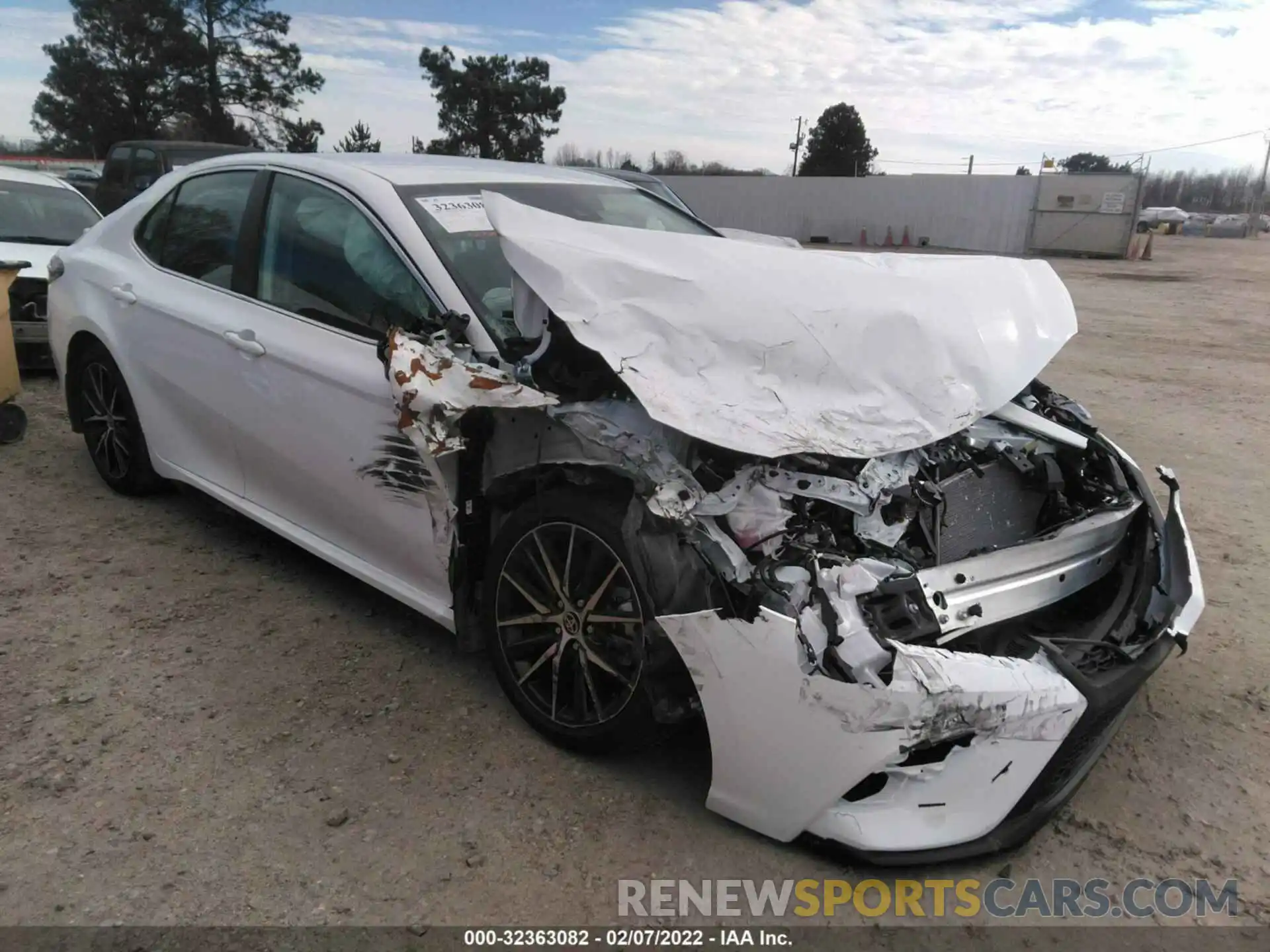 1 Photograph of a damaged car 4T1T11AK1NU643940 TOYOTA CAMRY 2022