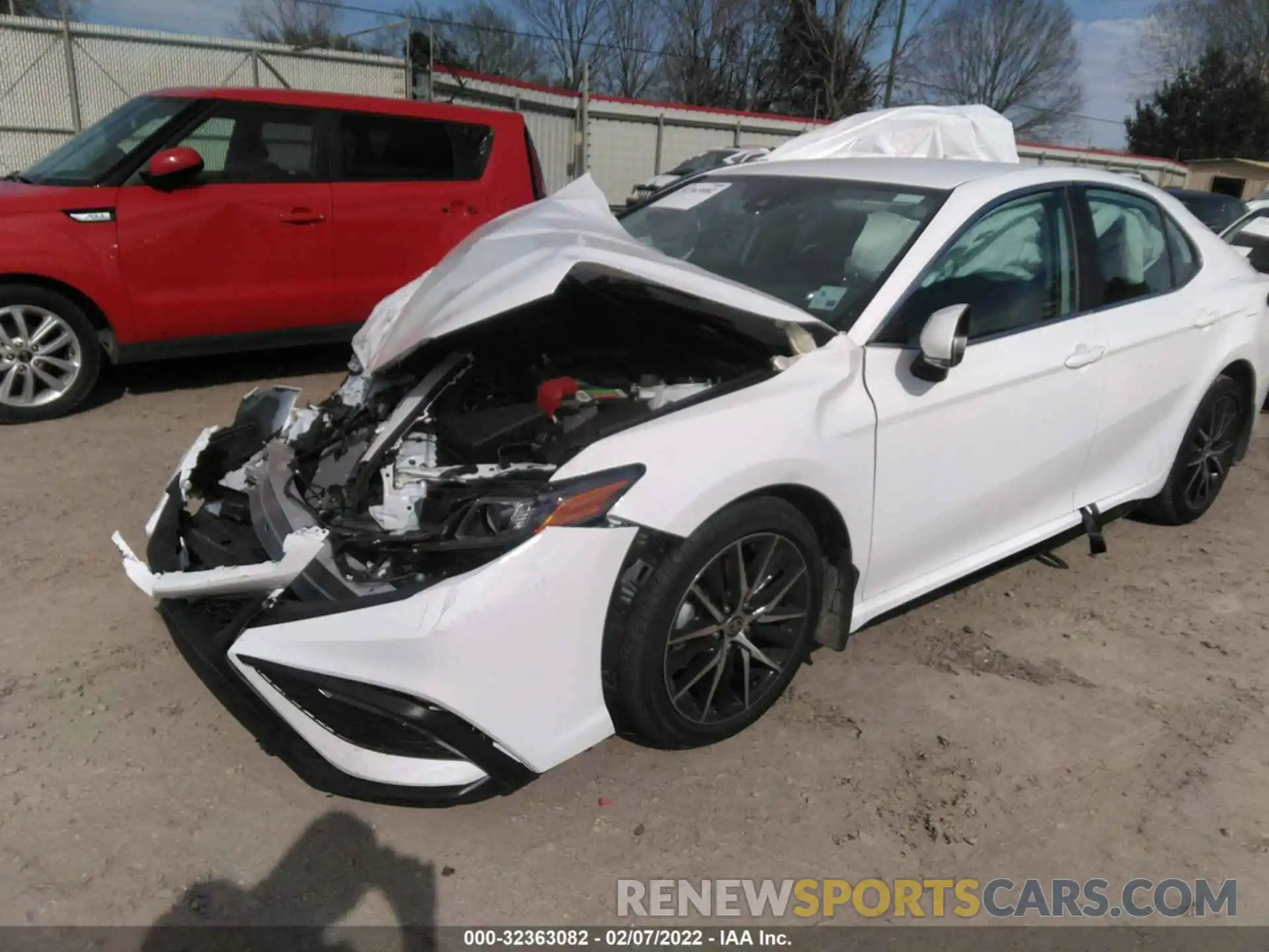 2 Photograph of a damaged car 4T1T11AK1NU643940 TOYOTA CAMRY 2022