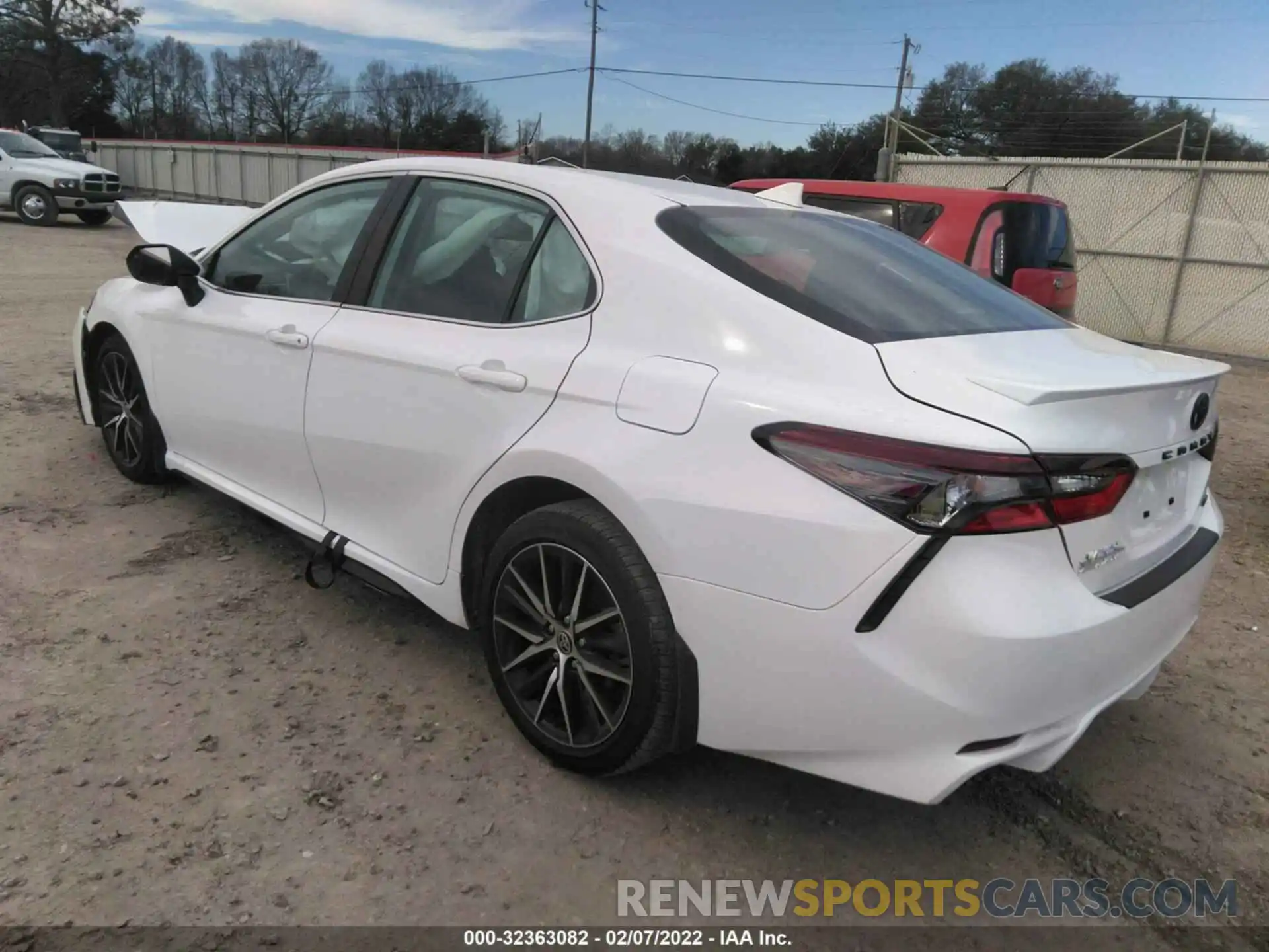 3 Photograph of a damaged car 4T1T11AK1NU643940 TOYOTA CAMRY 2022