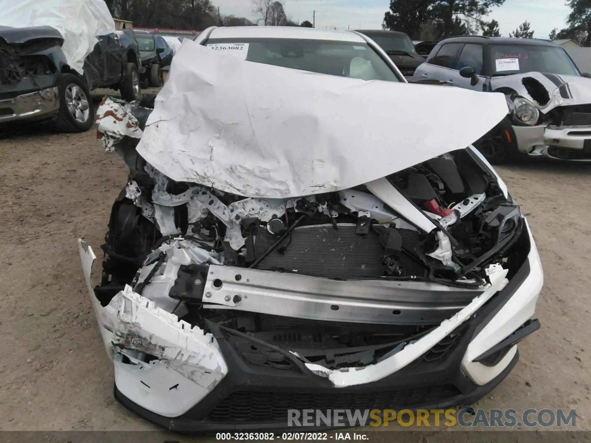 6 Photograph of a damaged car 4T1T11AK1NU643940 TOYOTA CAMRY 2022