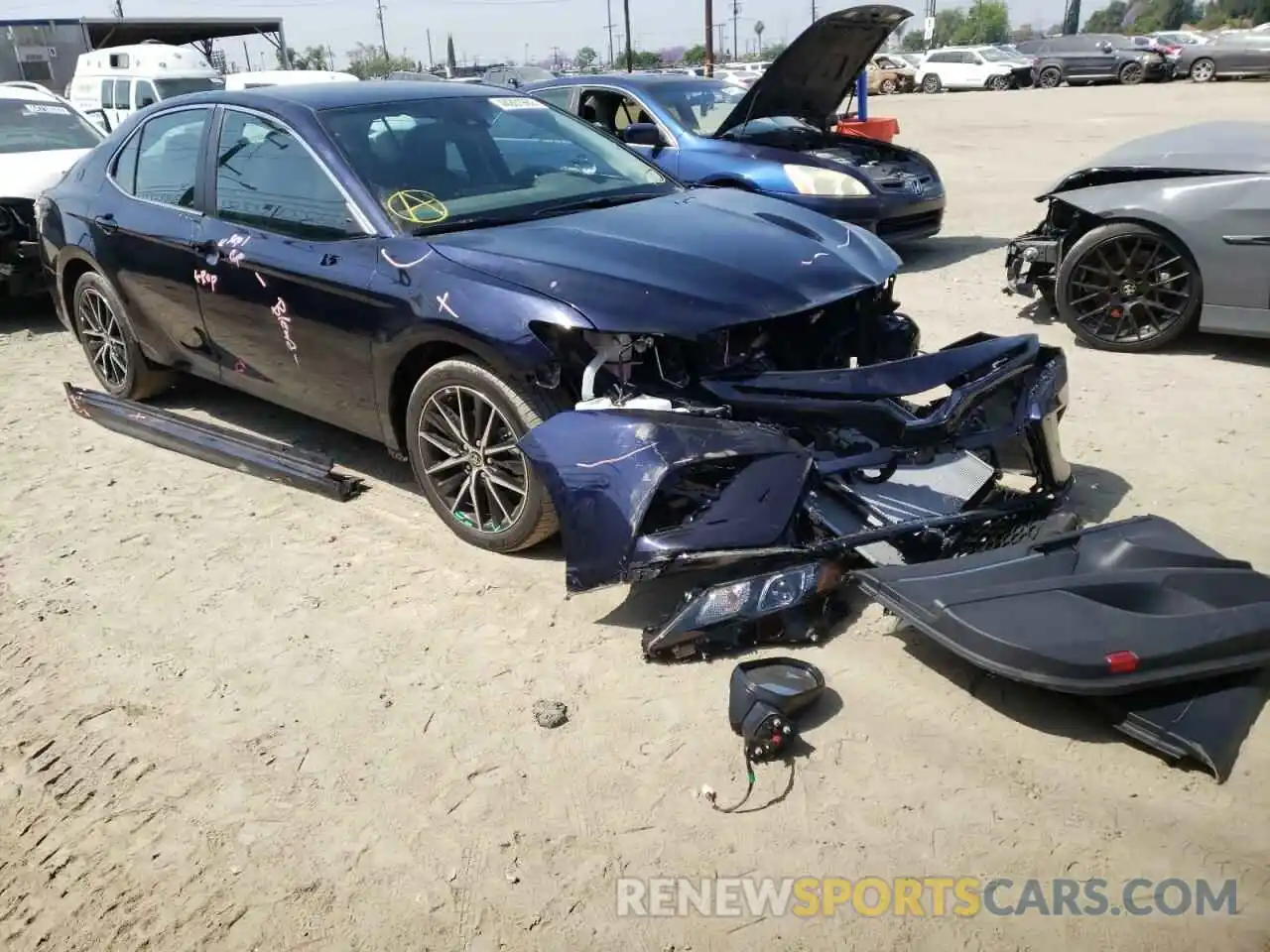 1 Photograph of a damaged car 4T1T11AK1NU653321 TOYOTA CAMRY 2022