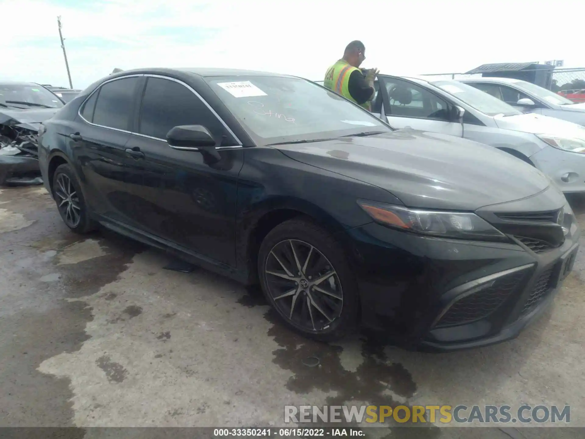 1 Photograph of a damaged car 4T1T11AK2NU048014 TOYOTA CAMRY 2022