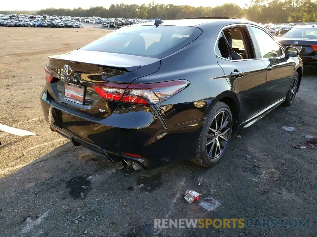 4 Photograph of a damaged car 4T1T11AK2NU620957 TOYOTA CAMRY 2022