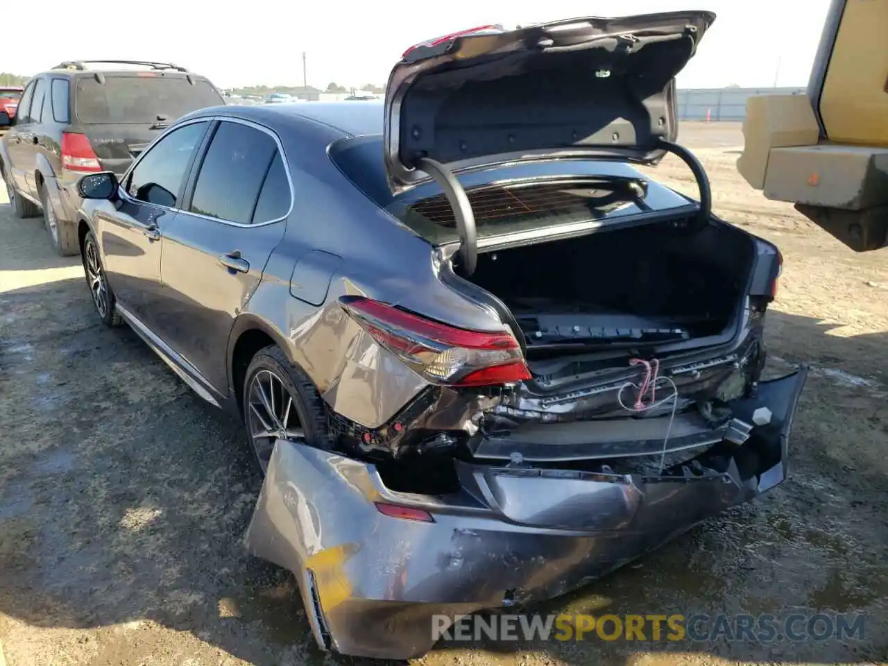 3 Photograph of a damaged car 4T1T11AK2NU655322 TOYOTA CAMRY 2022