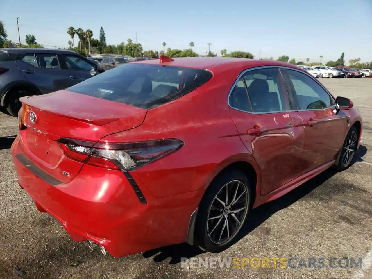 4 Photograph of a damaged car 4T1T11AK3NU040651 TOYOTA CAMRY 2022