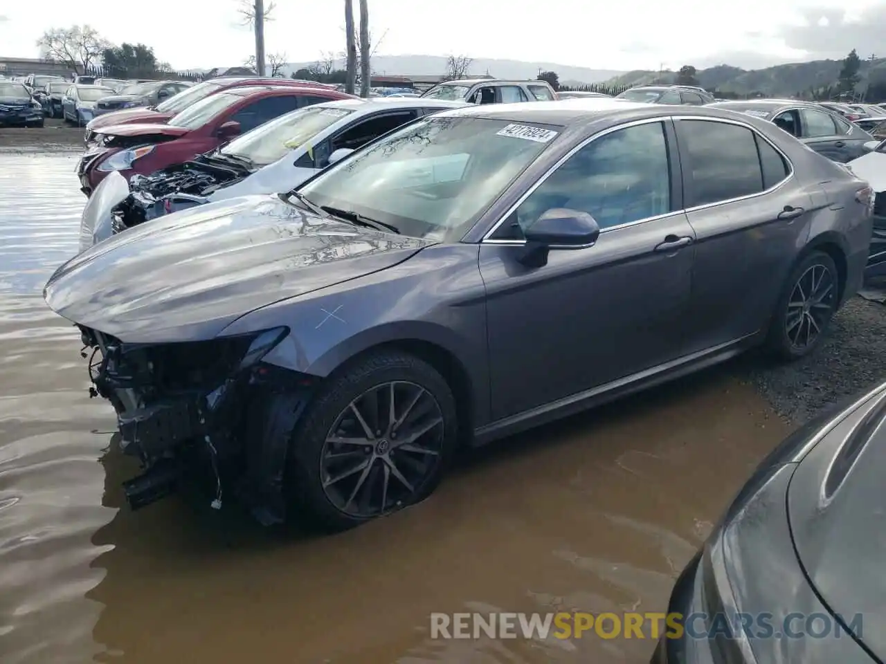 1 Photograph of a damaged car 4T1T11AK3NU619381 TOYOTA CAMRY 2022