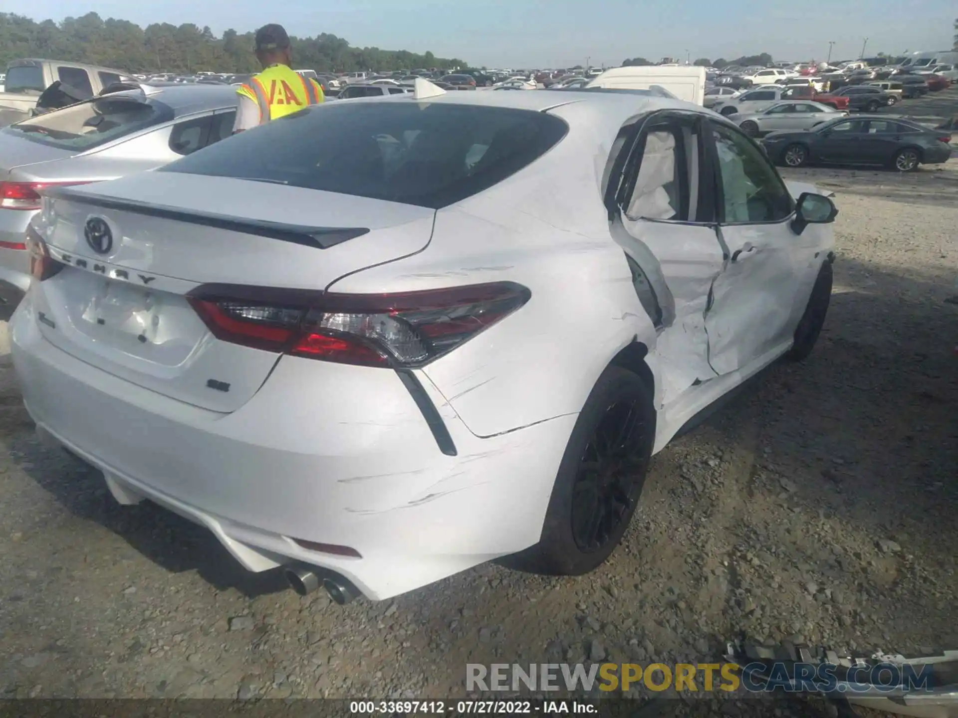 4 Photograph of a damaged car 4T1T11AK3NU632132 TOYOTA CAMRY 2022