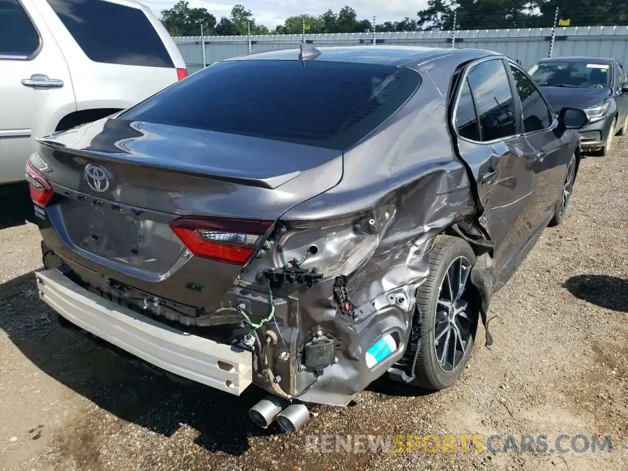 4 Photograph of a damaged car 4T1T11AK4NU619115 TOYOTA CAMRY 2022