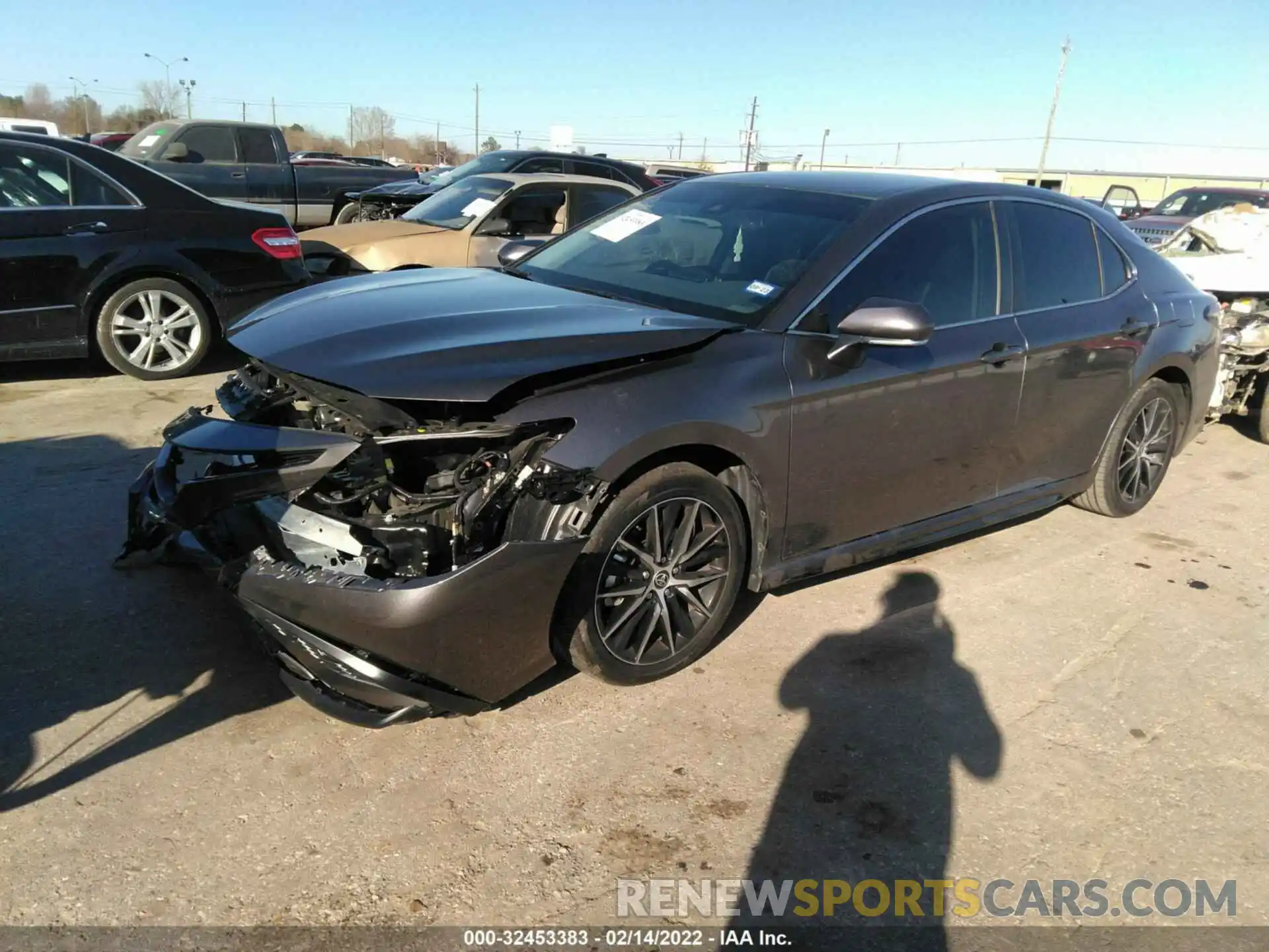 2 Photograph of a damaged car 4T1T11AK4NU621771 TOYOTA CAMRY 2022