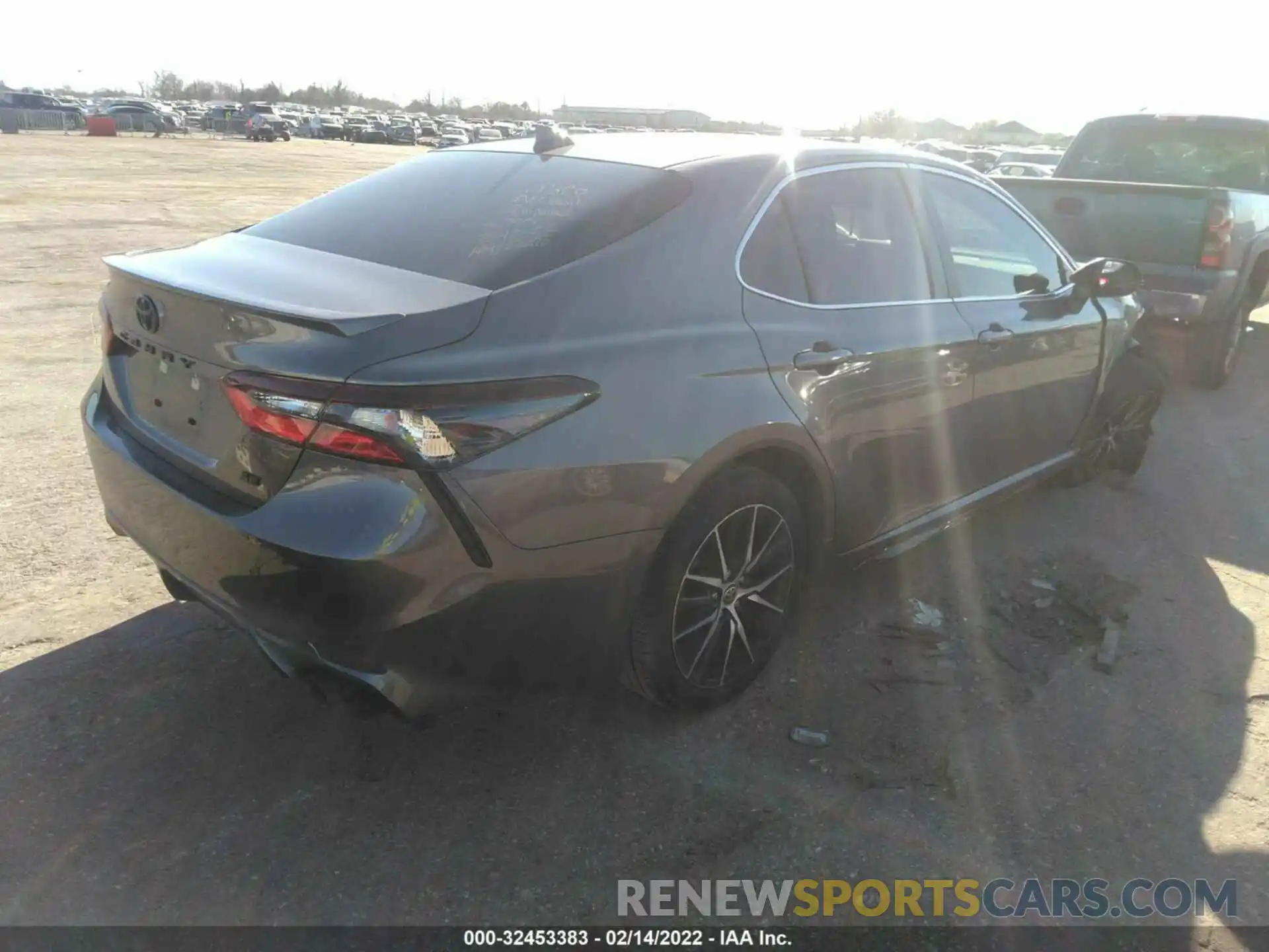 4 Photograph of a damaged car 4T1T11AK4NU621771 TOYOTA CAMRY 2022