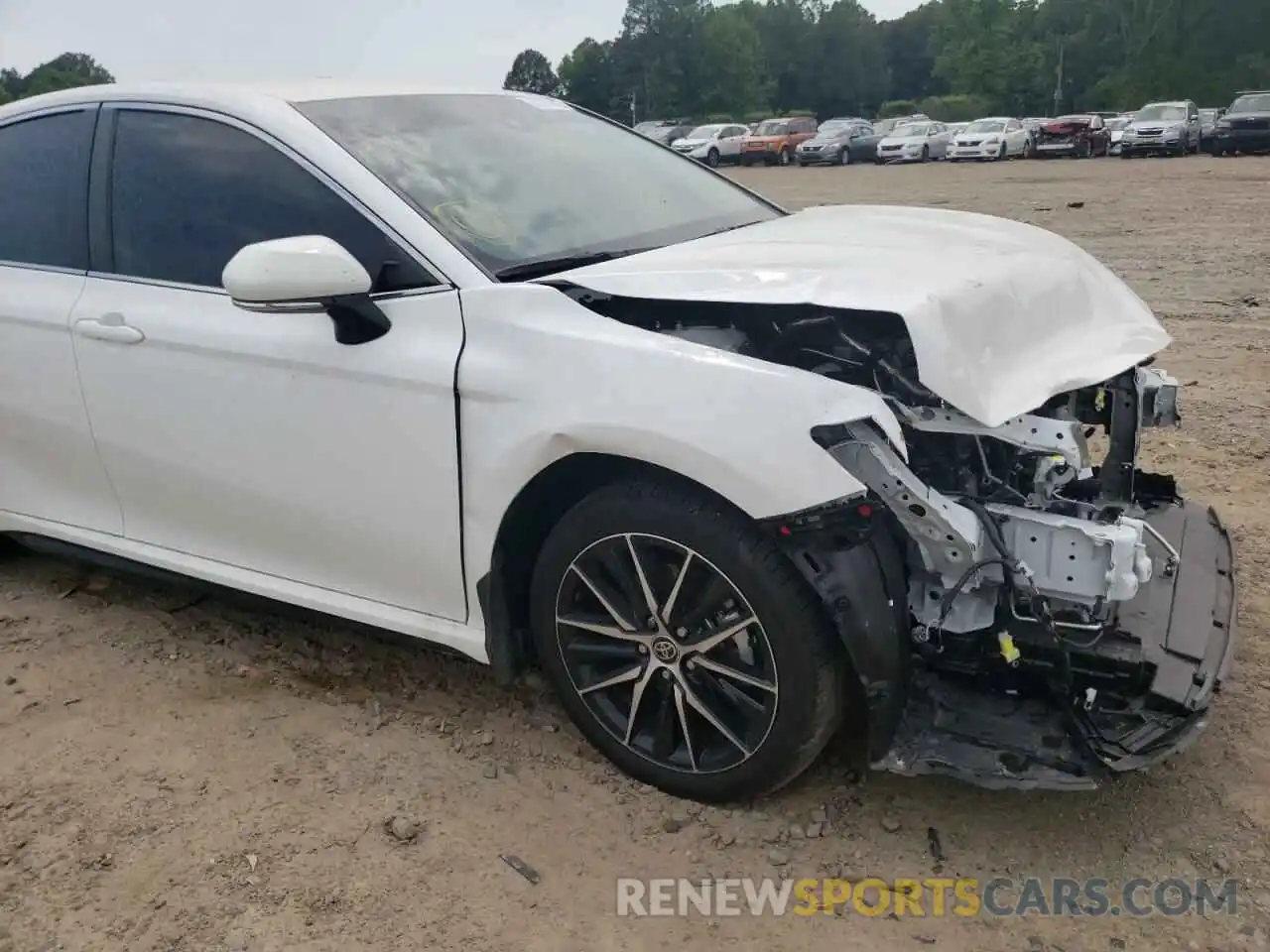 9 Photograph of a damaged car 4T1T11AK4NU672770 TOYOTA CAMRY 2022