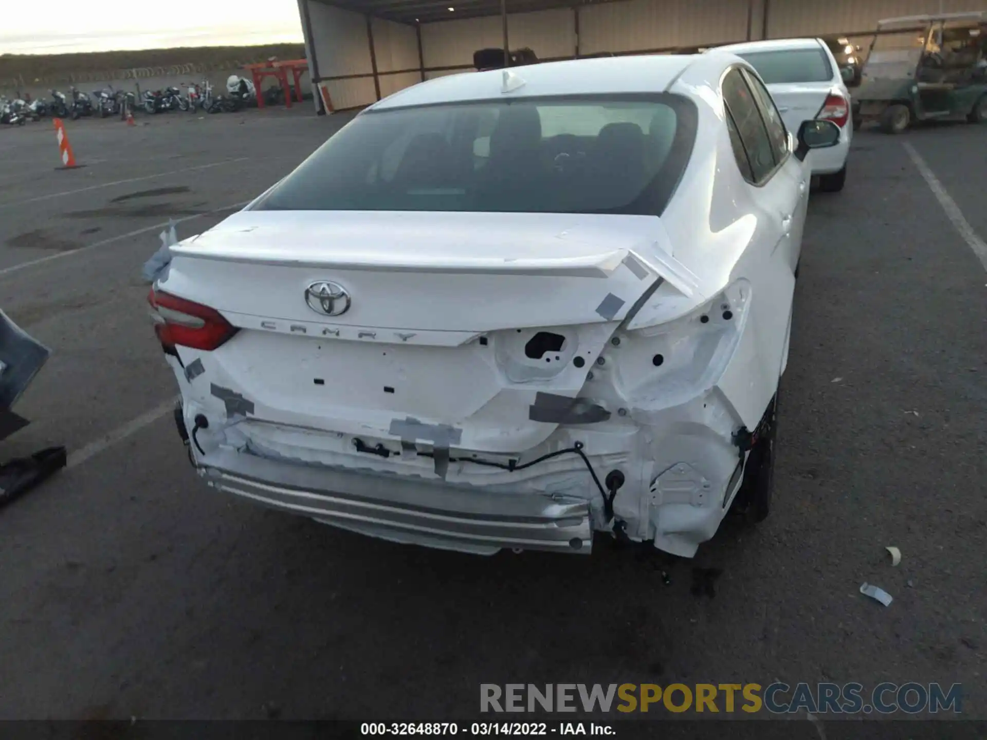 6 Photograph of a damaged car 4T1T11AK5NU640605 TOYOTA CAMRY 2022