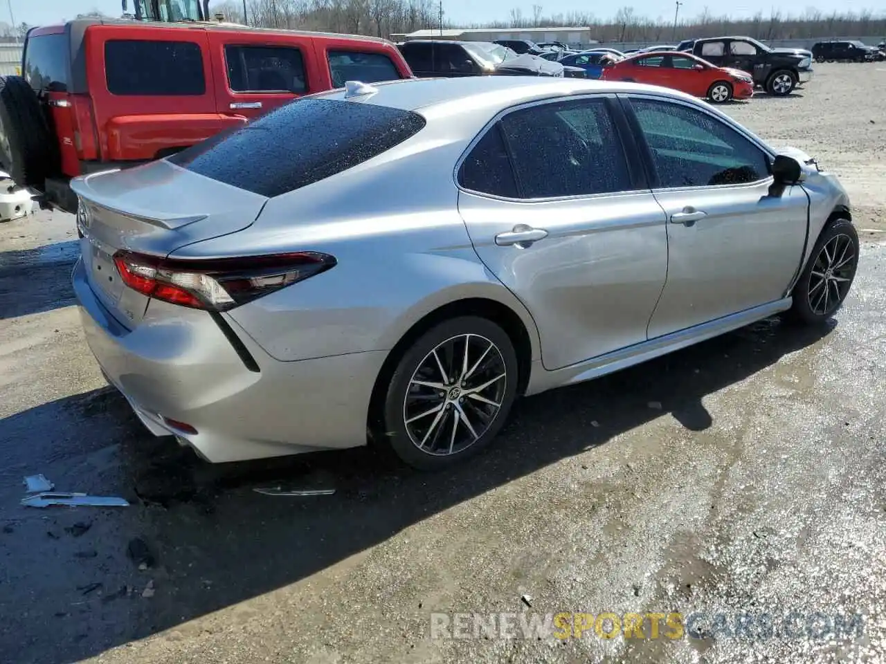 3 Photograph of a damaged car 4T1T11AK5NU660157 TOYOTA CAMRY 2022