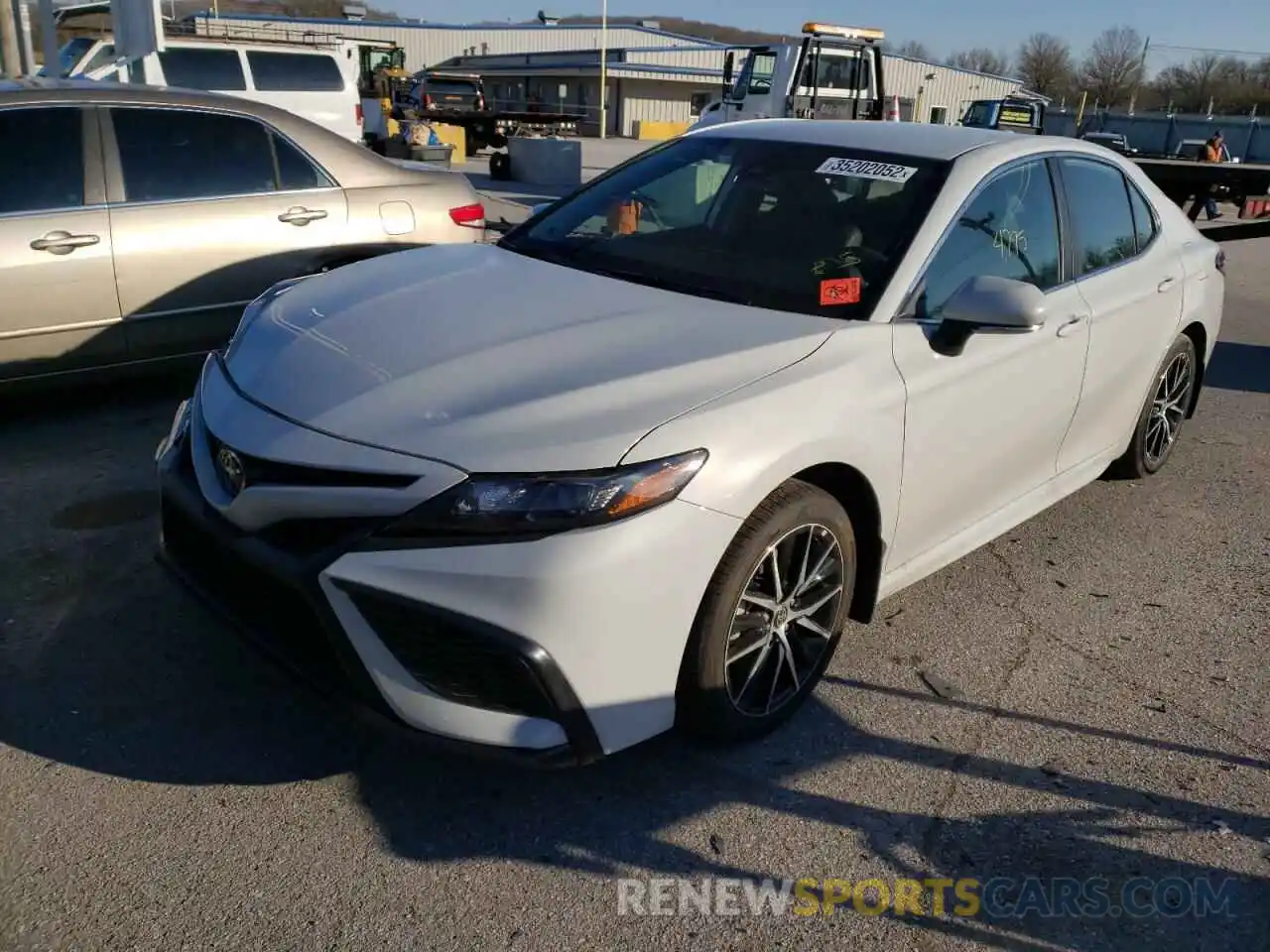 2 Photograph of a damaged car 4T1T11AK6NU015730 TOYOTA CAMRY 2022