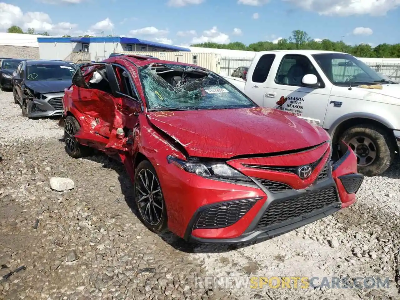 1 Photograph of a damaged car 4T1T11AK6NU028297 TOYOTA CAMRY 2022