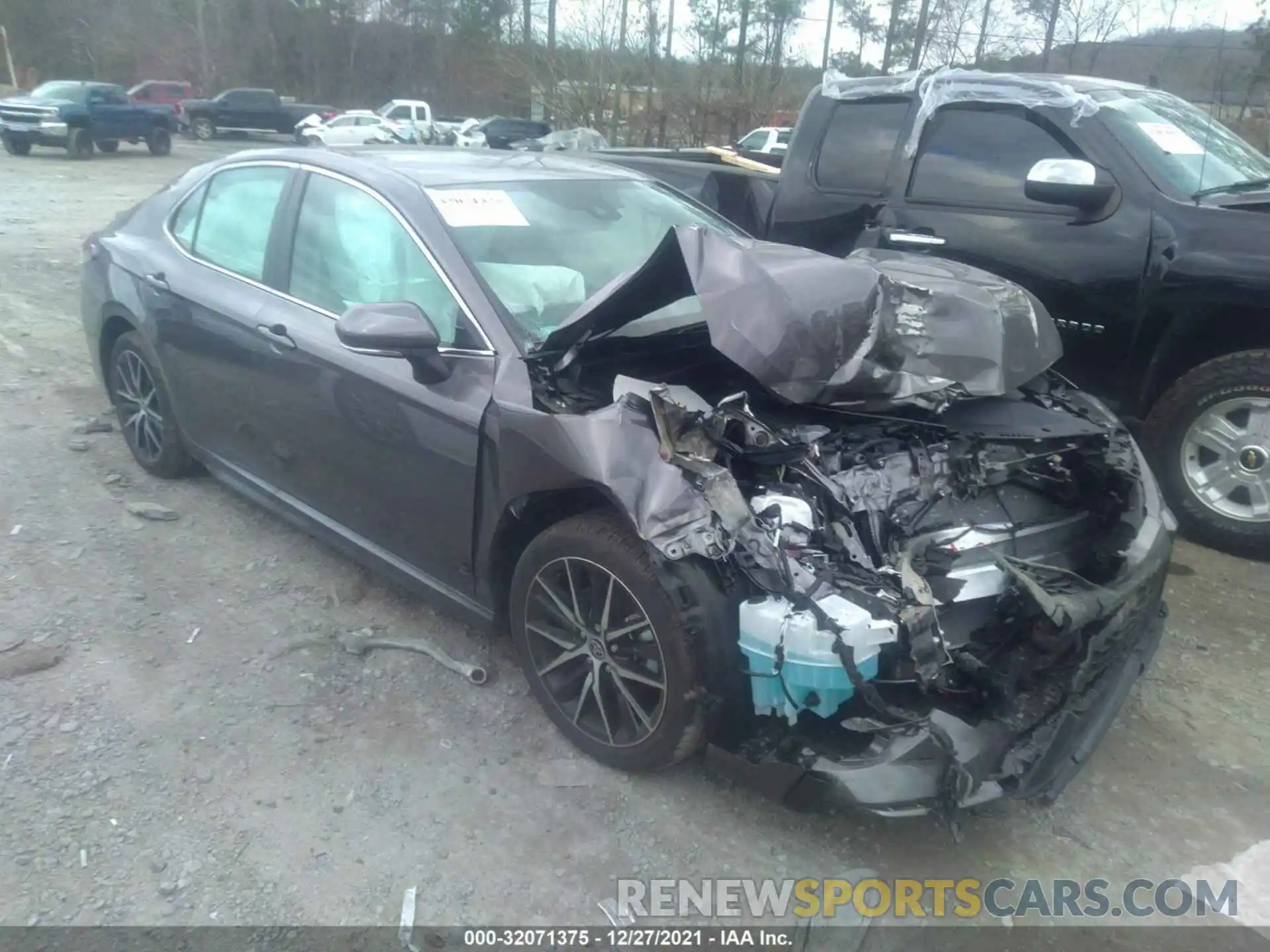 1 Photograph of a damaged car 4T1T11AK6NU617527 TOYOTA CAMRY 2022