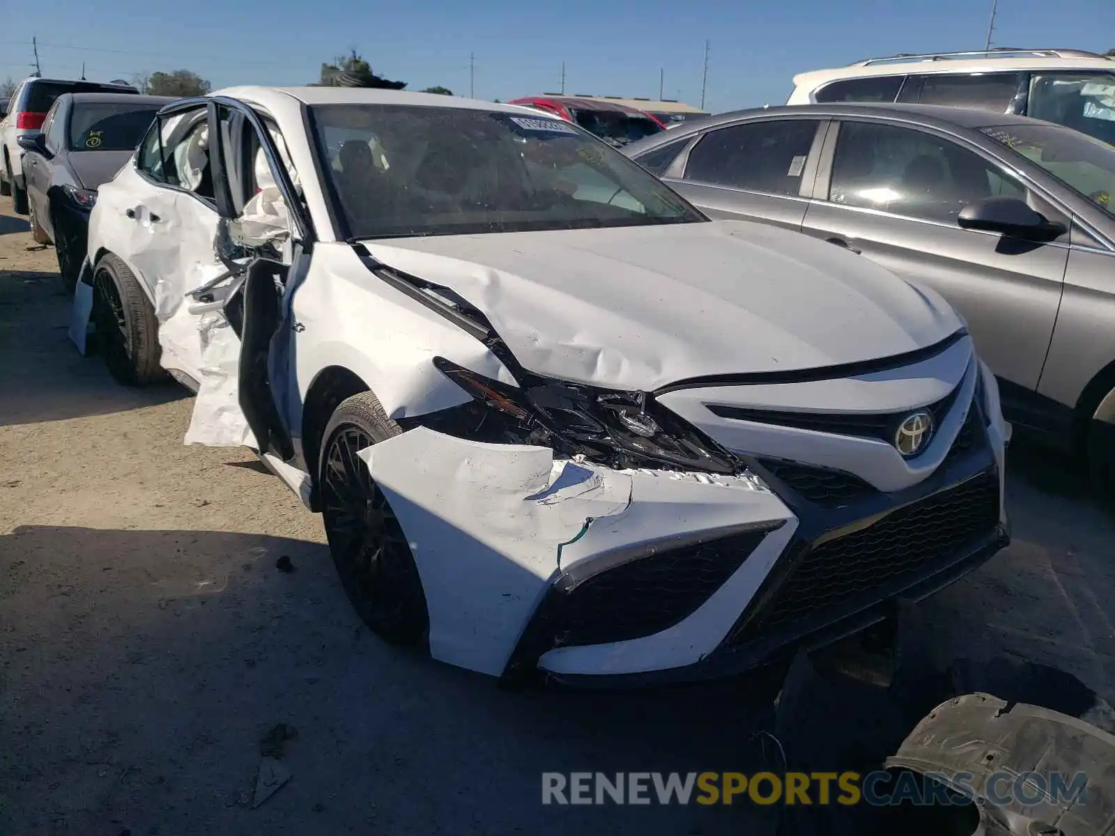 1 Photograph of a damaged car 4T1T11AK6NU628835 TOYOTA CAMRY 2022