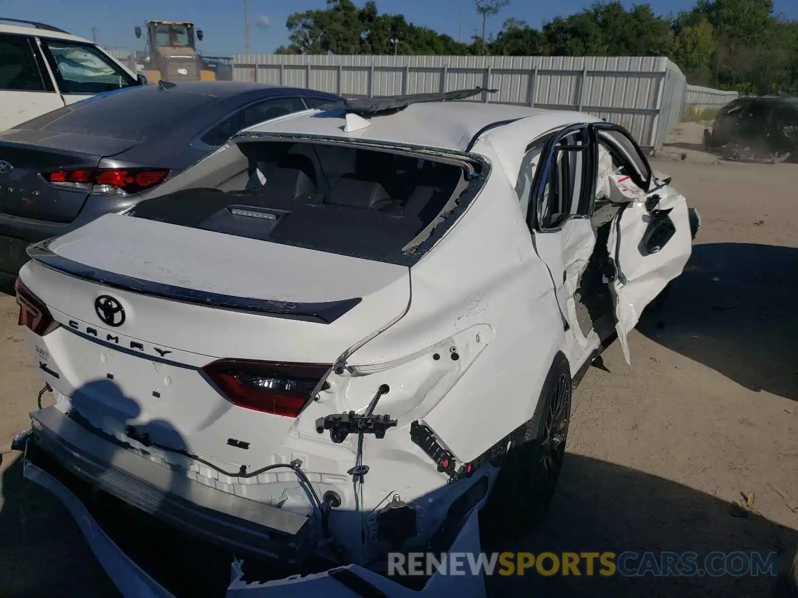 4 Photograph of a damaged car 4T1T11AK6NU628835 TOYOTA CAMRY 2022