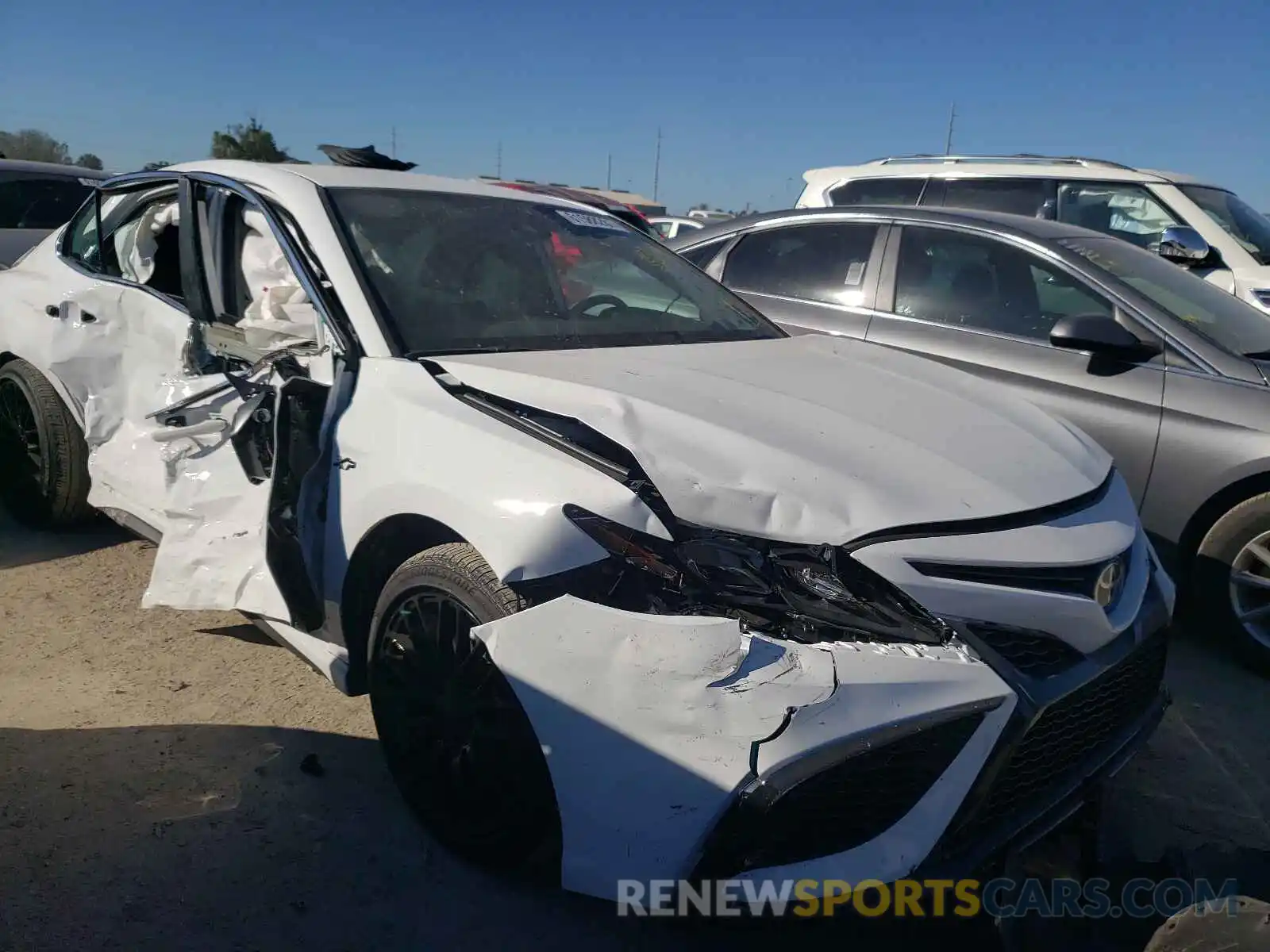 9 Photograph of a damaged car 4T1T11AK6NU628835 TOYOTA CAMRY 2022