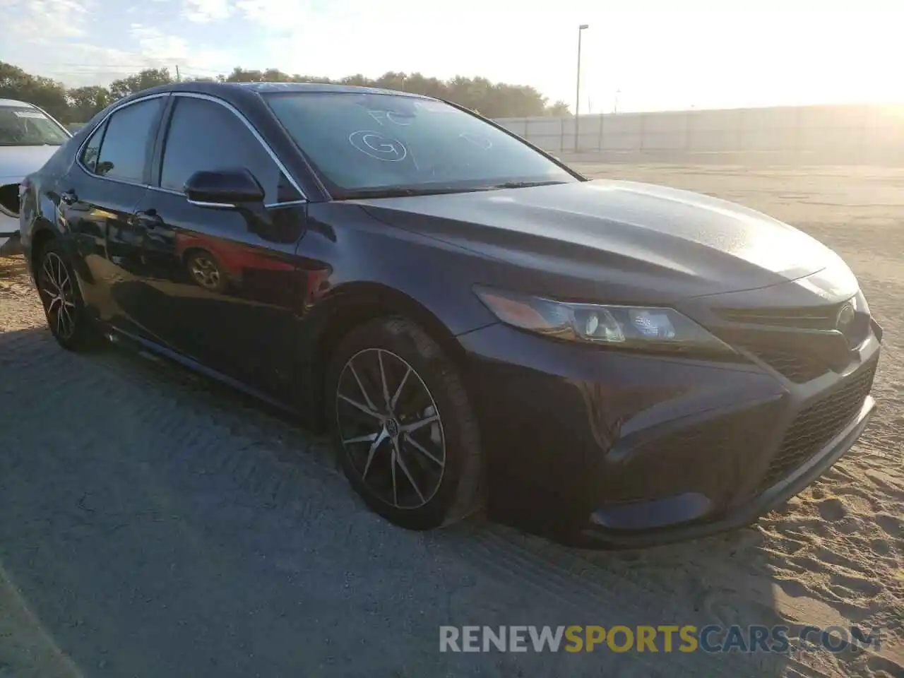 1 Photograph of a damaged car 4T1T11AK6NU669255 TOYOTA CAMRY 2022