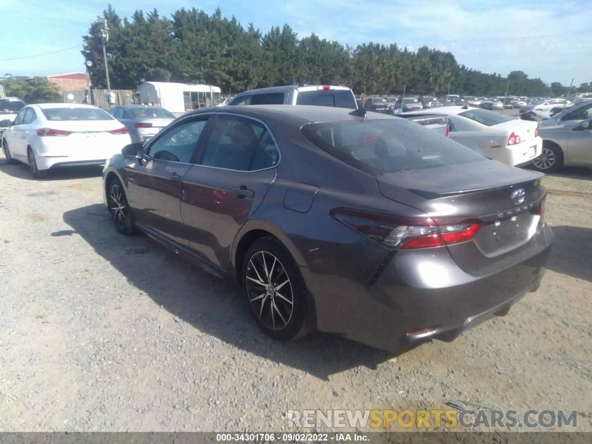 3 Photograph of a damaged car 4T1T11AK6NU675427 TOYOTA CAMRY 2022