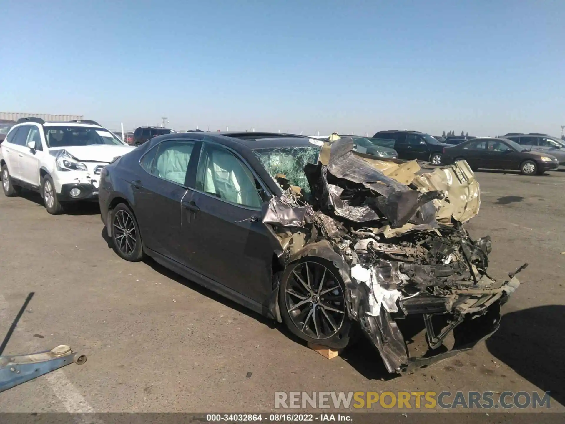 1 Photograph of a damaged car 4T1T11AK8NU627167 TOYOTA CAMRY 2022