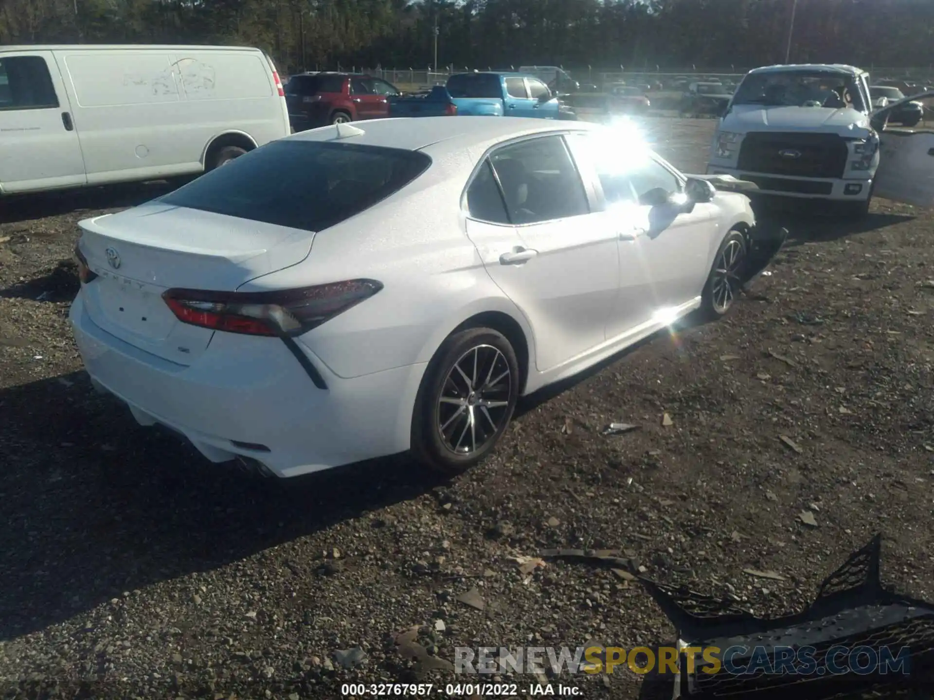 4 Photograph of a damaged car 4T1T11AK8NU636533 TOYOTA CAMRY 2022