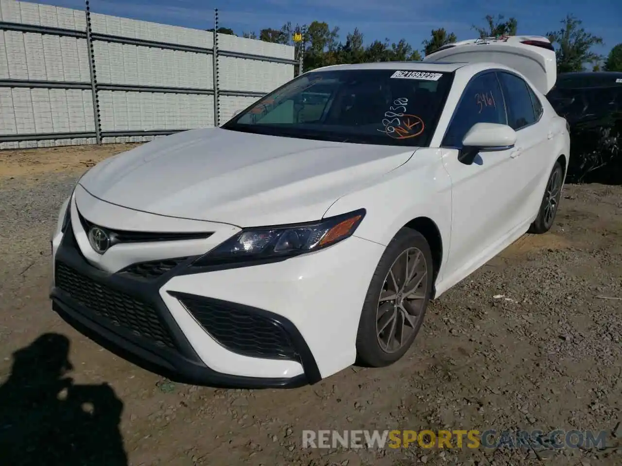 2 Photograph of a damaged car 4T1T11AK8NU638380 TOYOTA CAMRY 2022